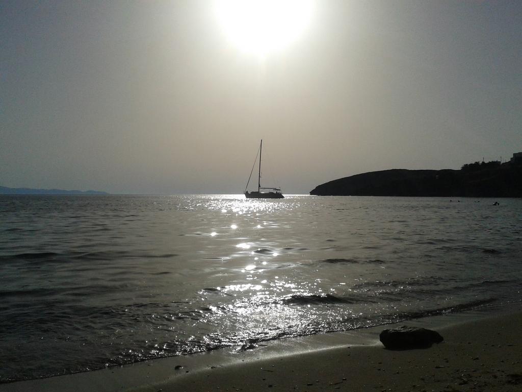 Sail Inn Agios Romanos Dış mekan fotoğraf